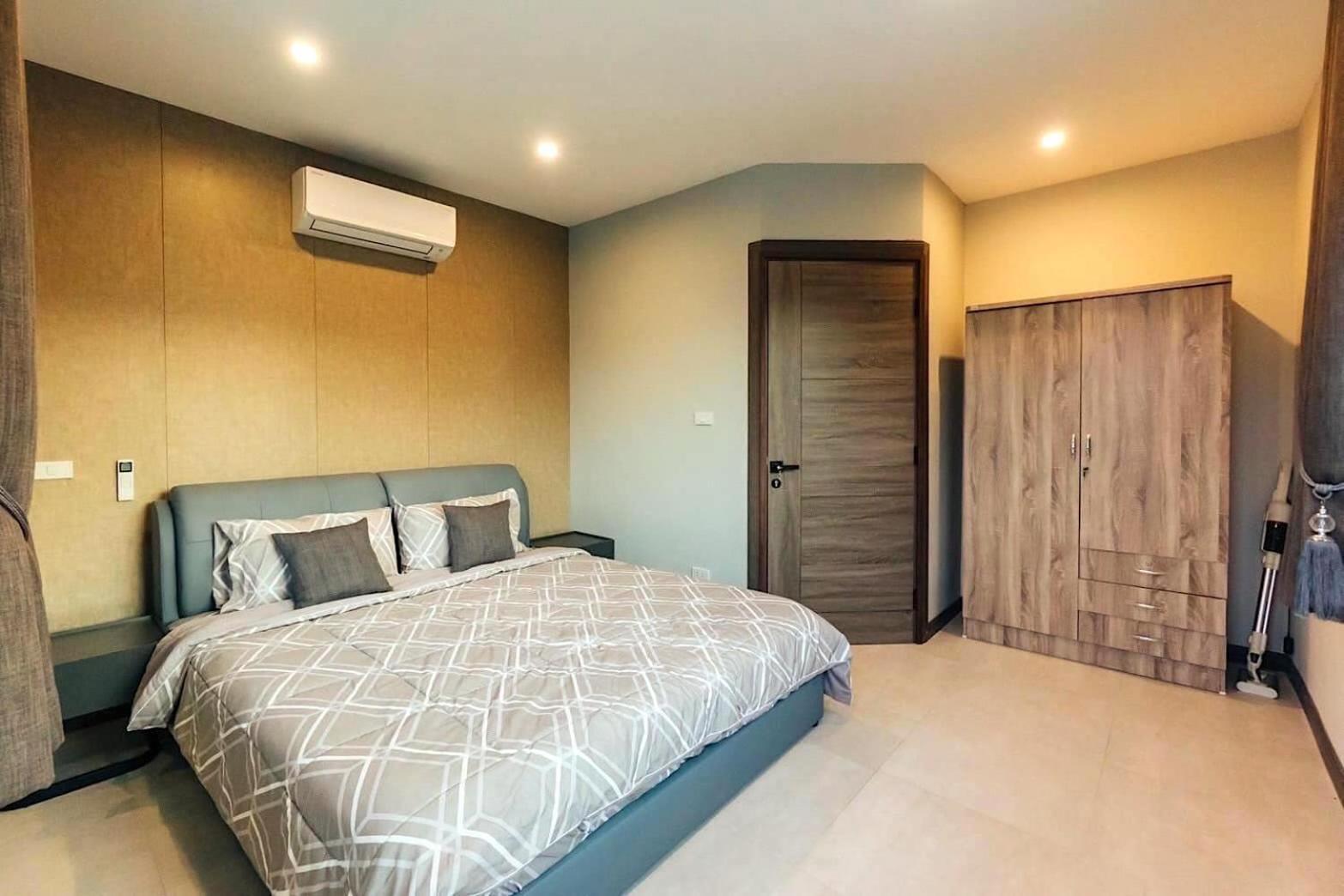 5-bedroom Luxurious 5-star With Private Pool *