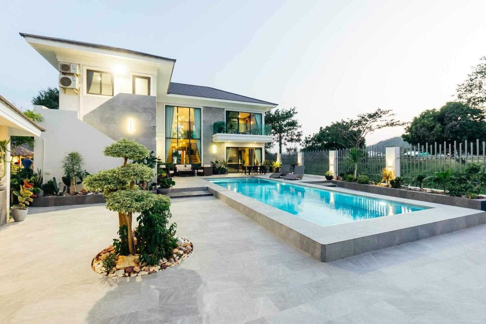 5-bedroom Luxurious 5-star With Private Pool *